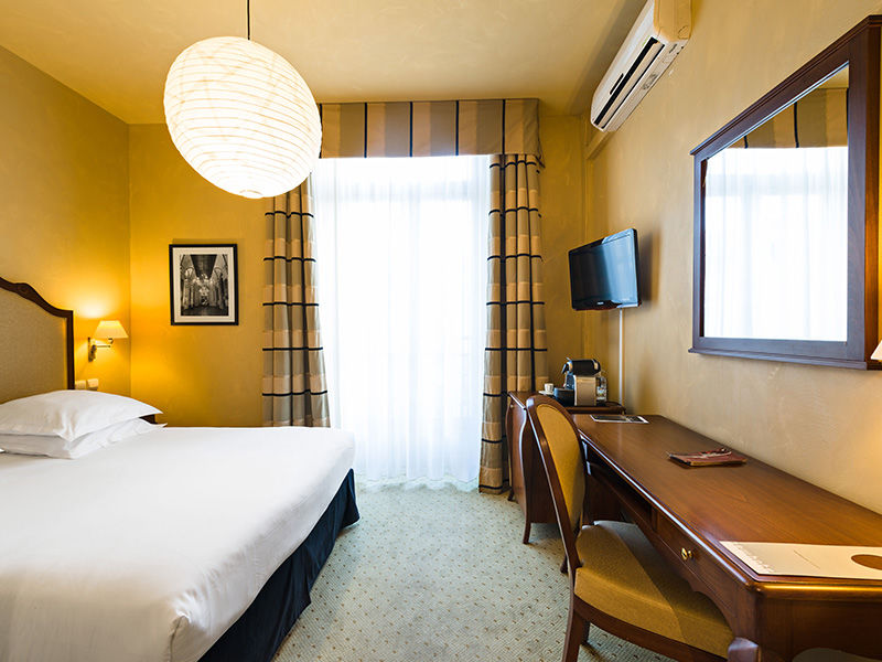 Hotel Grand Du Midi - Opera Comedie 4*